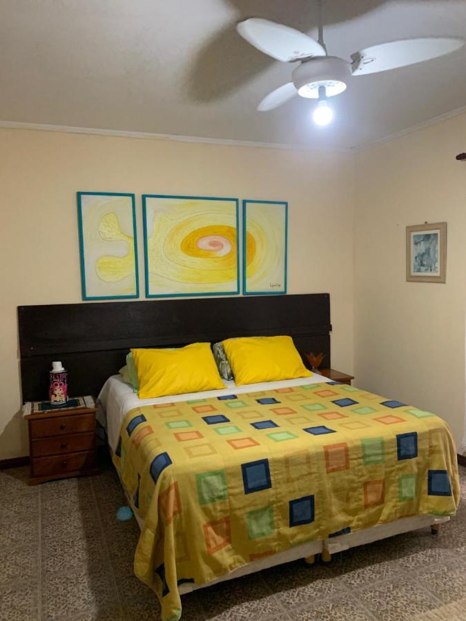 Lindo Sobrado Amarelo -Proximo A Praia Mongaguá Kültér fotó